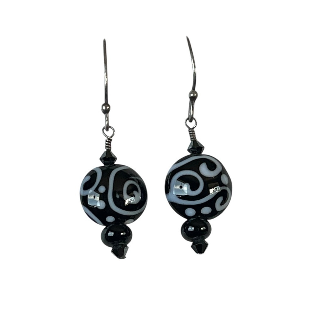 Black White Swirl Glass Beads Dangle Pierced Dangle Earrings